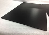 Le noir a pré anodisé la feuille en aluminium anodisée par finition balayée de miroir largeur de 800 - de 2650mm